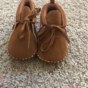 Crib shoes